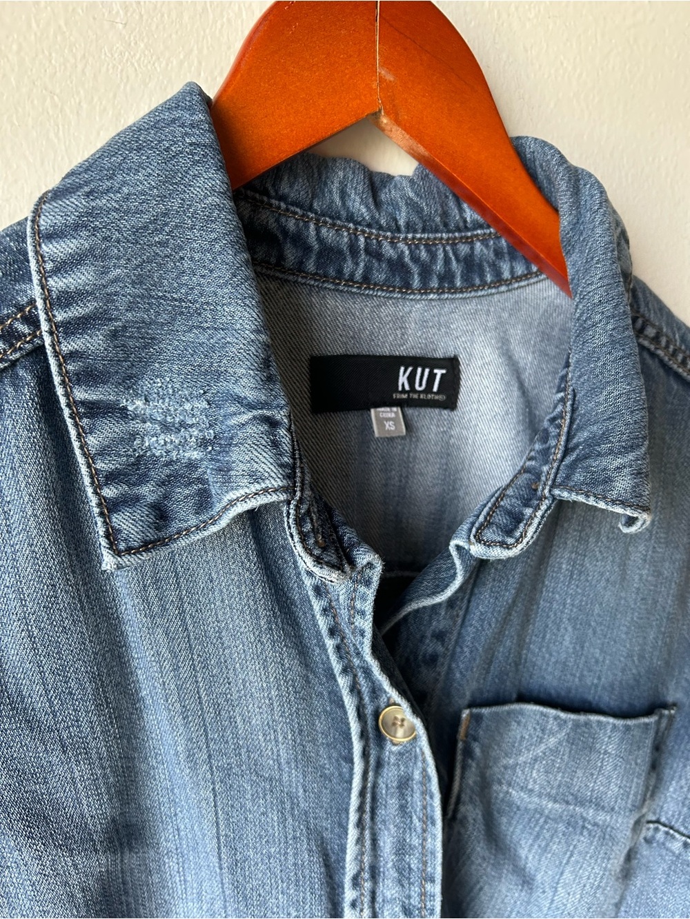 KUT FROM THE KLOTH Medium Blue Lyocell Denim Chambray Button Down Shirt Size XS - Picture 4 of 8